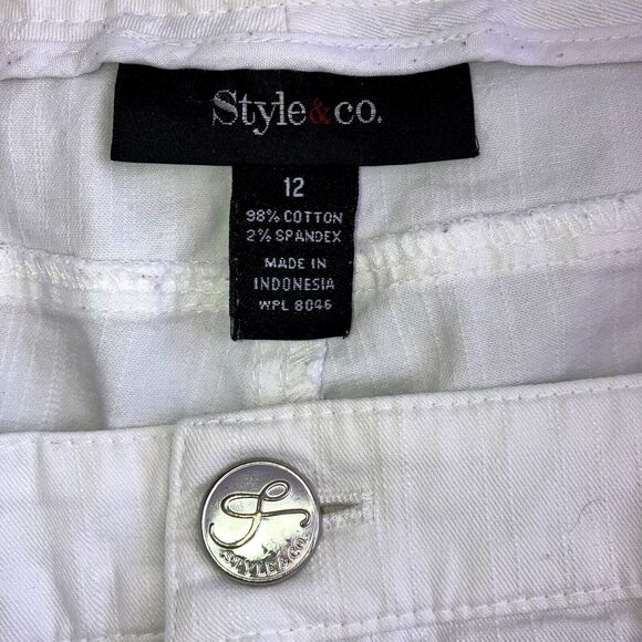 STYLE & CO sz 12 Solid White 98% Cotton Stretch Denim Jeans Straight Tapered - Picture 3 of 5